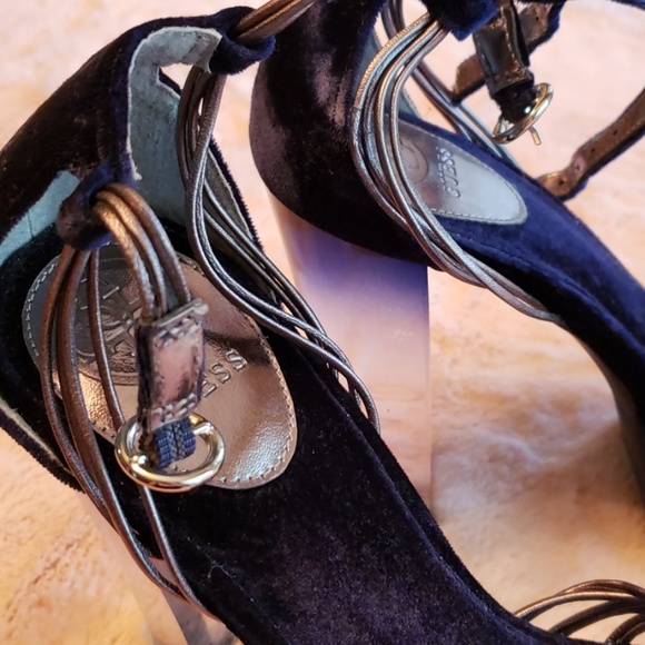 Guess Velvet Stilettos - Picture 4 of 6